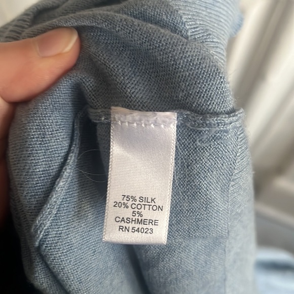 Silk cotton cashmere baby blue classic v neck - Picture 2 of 3